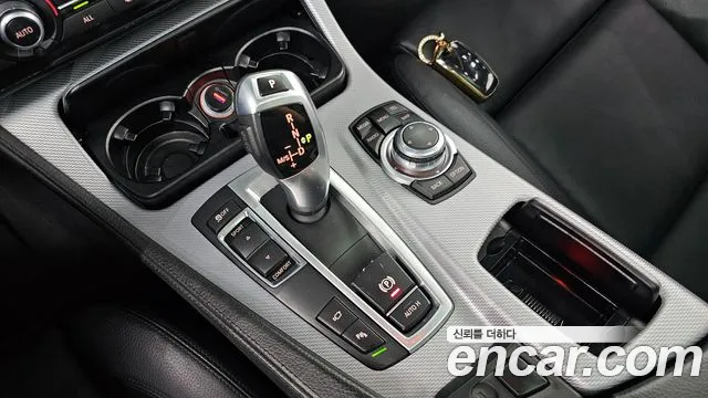 BMW 5-Series 2013 thumb 9