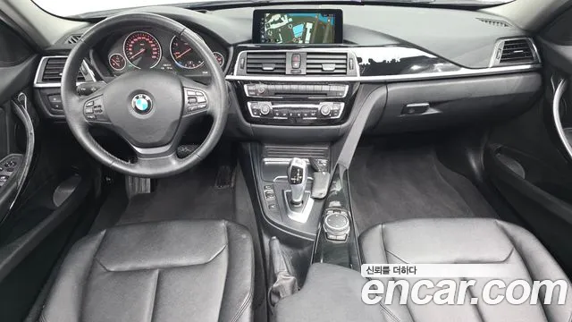 BMW 3-Series 2016 thumb 7