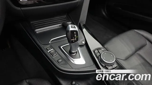 BMW 3-Series 2016 thumb 9