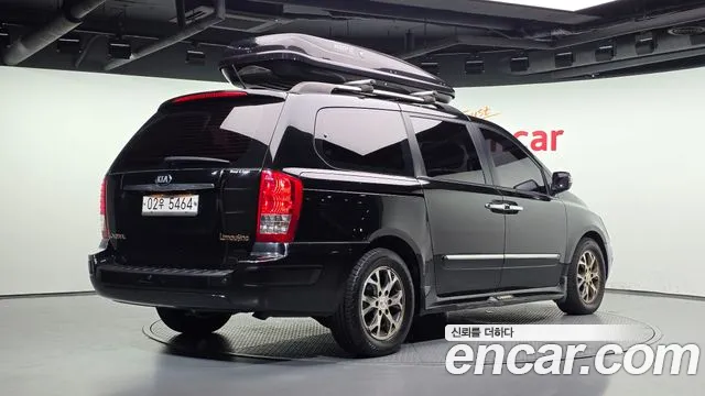 Kia Carnival 2013 thumb 2