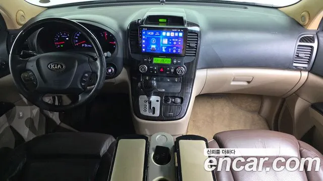 Kia Carnival 2013 thumb 7