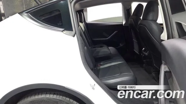 Tesla Model Y 2023 thumb 11