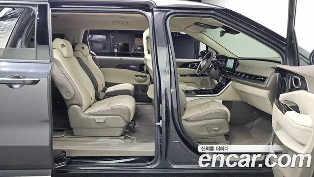 Kia Carnival 2023 thumb 12