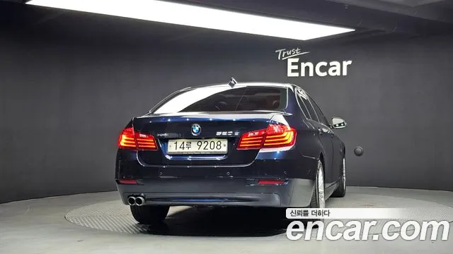 BMW 5-Series 2015 thumb 4