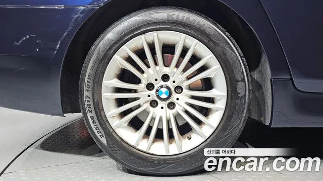 BMW 5-Series 2015 thumb 5