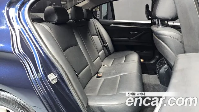 BMW 5-Series 2015 thumb 12
