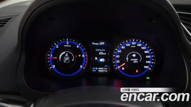 Hyundai i40 2012 thumb 8