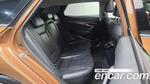 Hyundai i40 2012 thumb 12