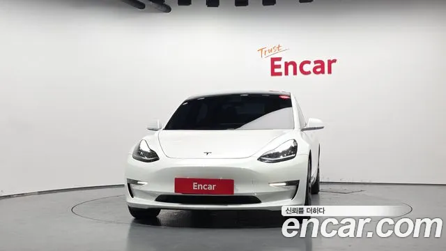 Tesla Model 3 2020 thumb 3