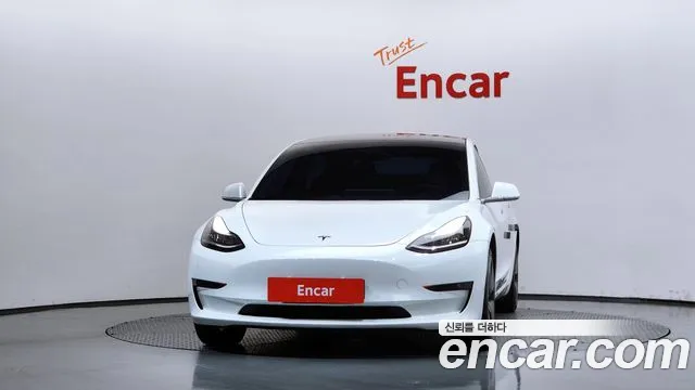 Tesla Model 3 2020 thumb 3