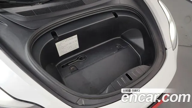Tesla Model 3 2020 thumb 6