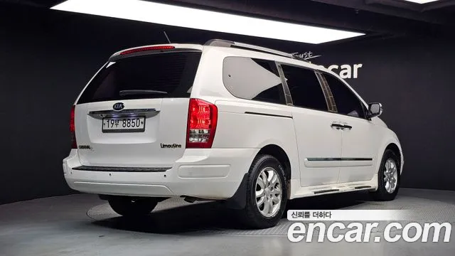 Kia Carnival 2012 thumb 2