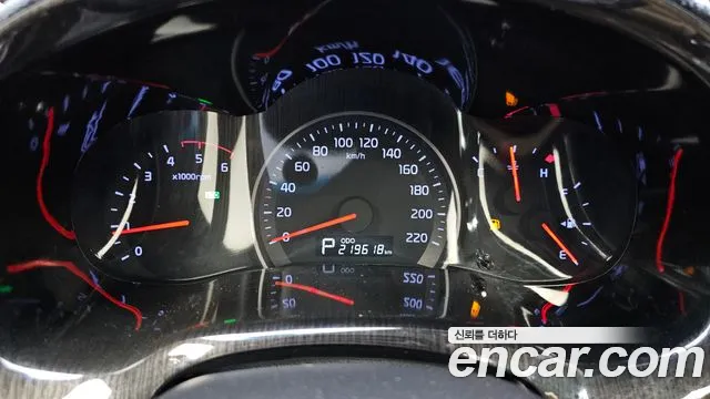 Kia Carnival 2012 thumb 8