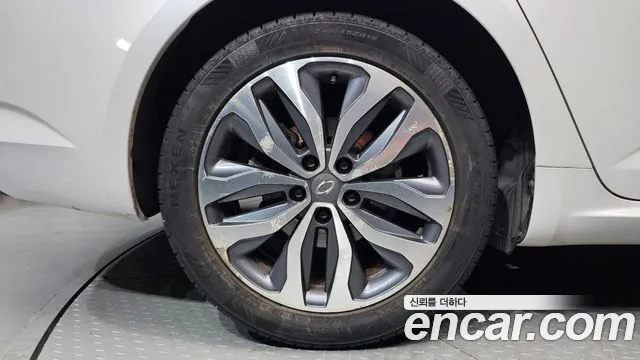 Renault-KoreaSamsung Megane 2016 thumb 5