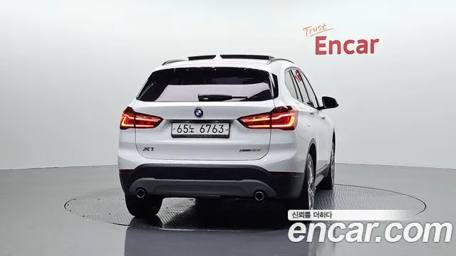 BMW X1 2018 thumb 3