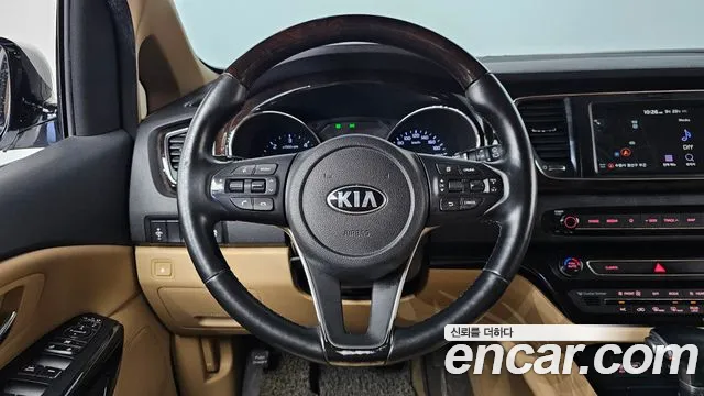 Kia Carnival 2019 thumb 12