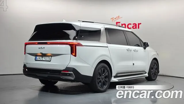 Kia Carnival 2024 thumb 2