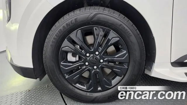 Kia Carnival 2024 thumb 5