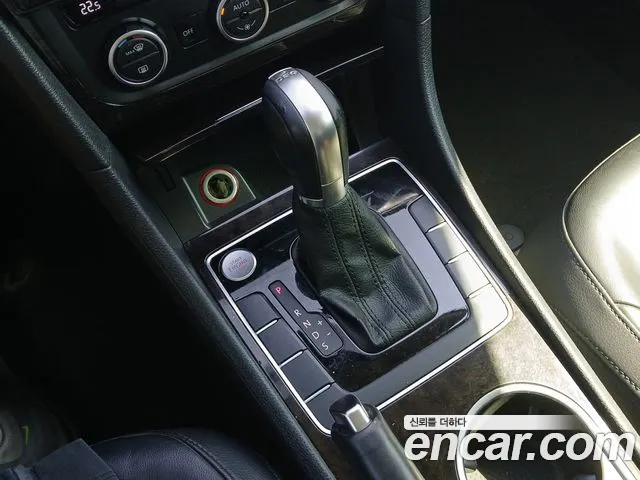 Volkswagen Passat (North America and China) 2014 thumb 9