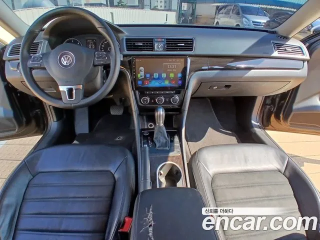 Volkswagen Passat (North America and China) 2014 thumb 10
