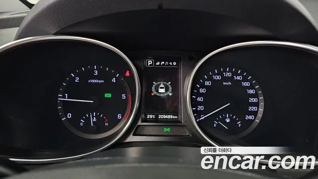 Hyundai Santa Fe 2016 thumb 8