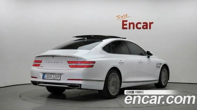 Genesis G80 2023 thumb 2