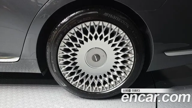 Genesis G90 2019 thumb 4