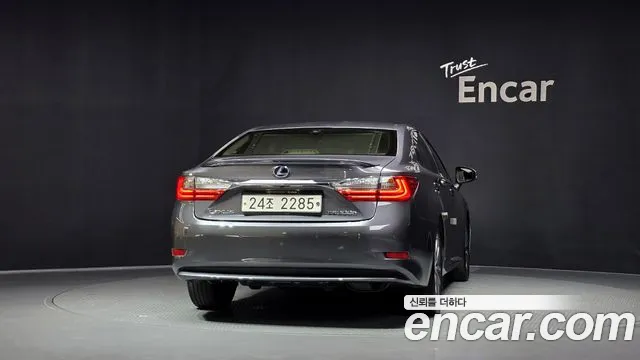 Lexus ES 2018 thumb 4
