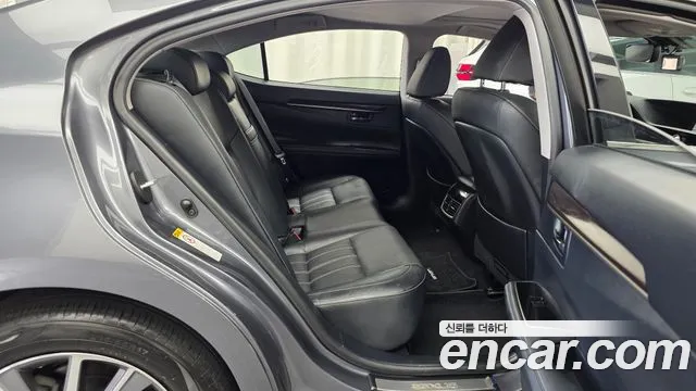 Lexus ES 2018 thumb 12