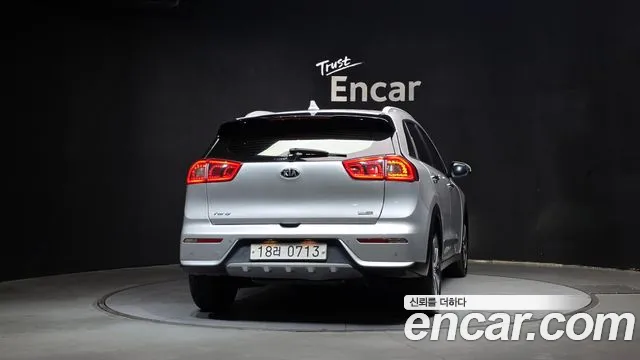 Kia Niro 2016 thumb 4