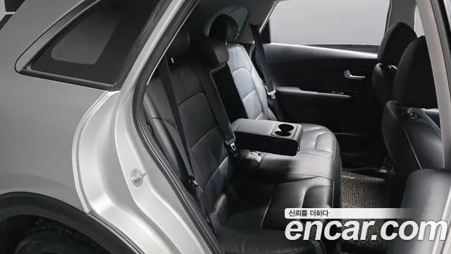 Kia Niro 2016 thumb 12