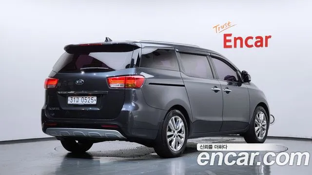 Kia Carnival 2016 thumb 2