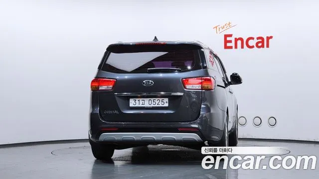 Kia Carnival 2016 thumb 4