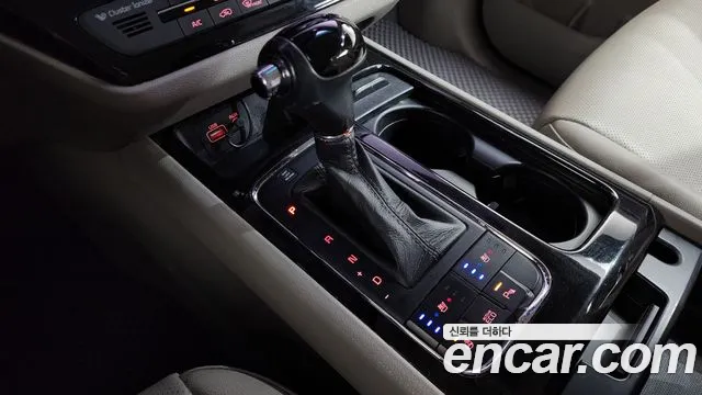 Kia Carnival 2016 thumb 9