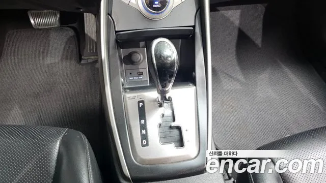 Hyundai Avante 2013 thumb 8