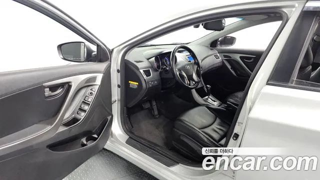 Hyundai Avante 2013 thumb 9