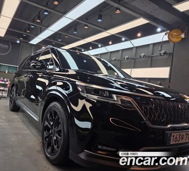 Kia Carnival 2021 thumb 3