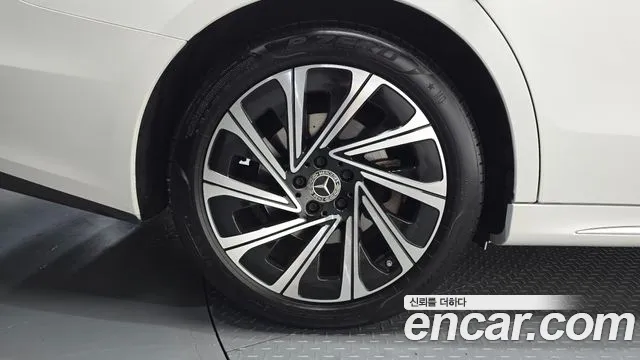 Mercedes-Benz E-Класс 2024 thumb 5