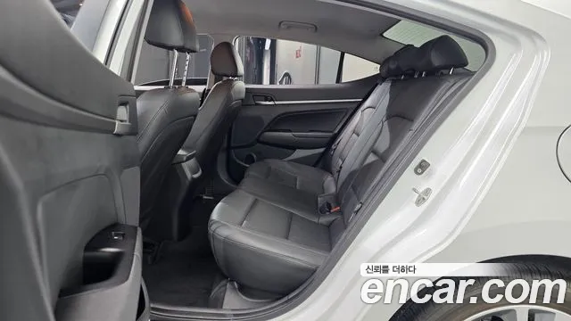 Hyundai Avante 2018 thumb 12