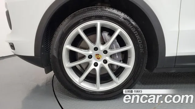 Porsche Cayenne 2020 thumb 4