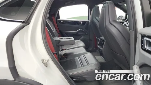 Porsche Cayenne 2020 thumb 10
