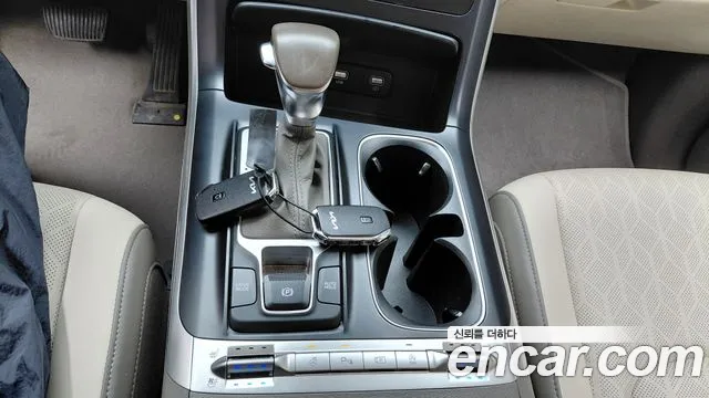Kia Carnival 2021 thumb 9