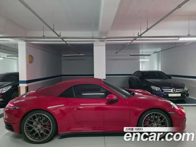 Porsche 911 2020 thumb 5