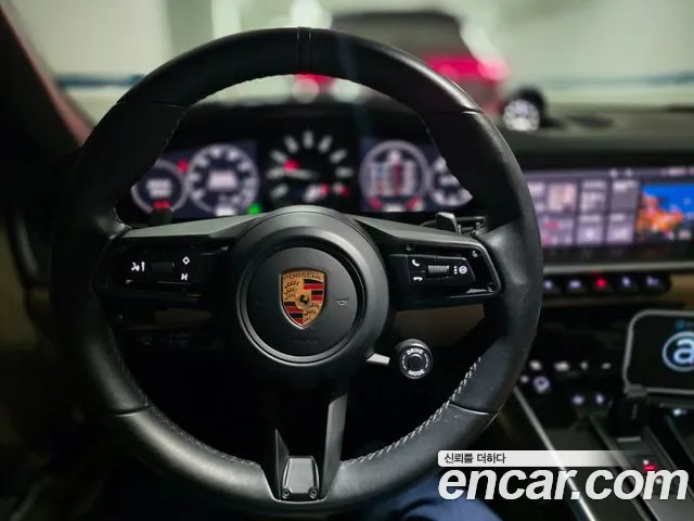 Porsche 911 2020 thumb 9