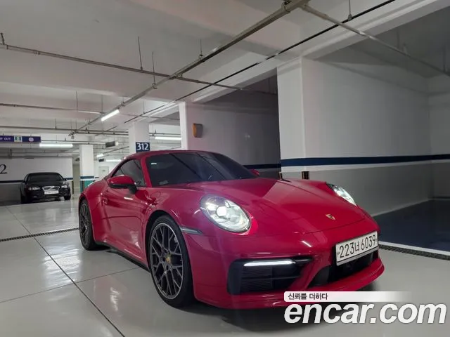 Porsche 911 2020 thumb 11