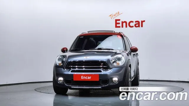 MINI Countryman 2016 thumb 3