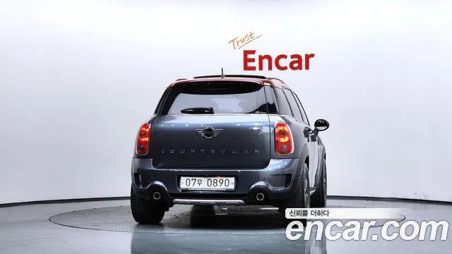 MINI Countryman 2016 thumb 4