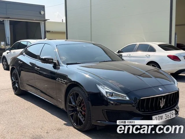 Maserati Quattroporte 2018 thumb 2