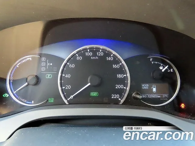 Lexus CT200h 2016 thumb 9