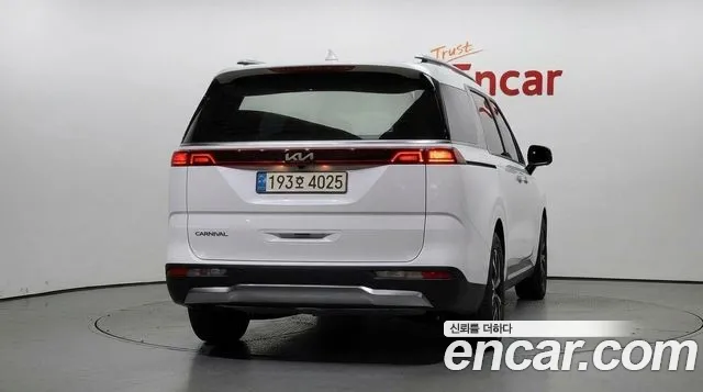 Kia Carnival 2022 thumb 4